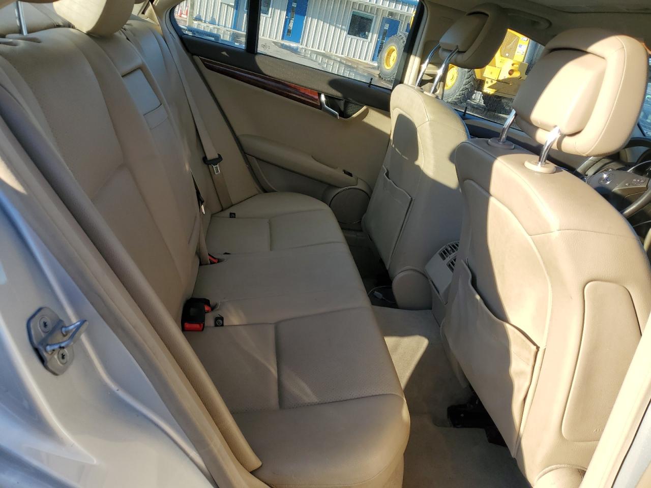 2011 Mercedes-Benz C-klasse VIN WDDGF8BB0BR161401 Copart auction photo, front end damage thumbnail 10