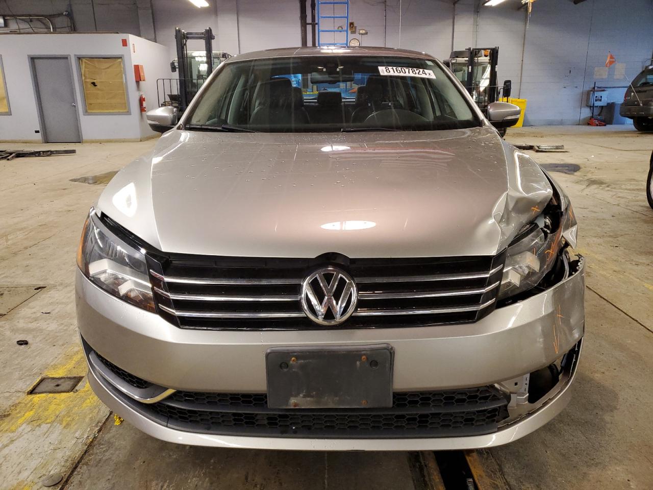 2014 Volkswagen Passat VIN 1VWBT7A36EC040281 Copart auction photo, front end damage thumbnail 5