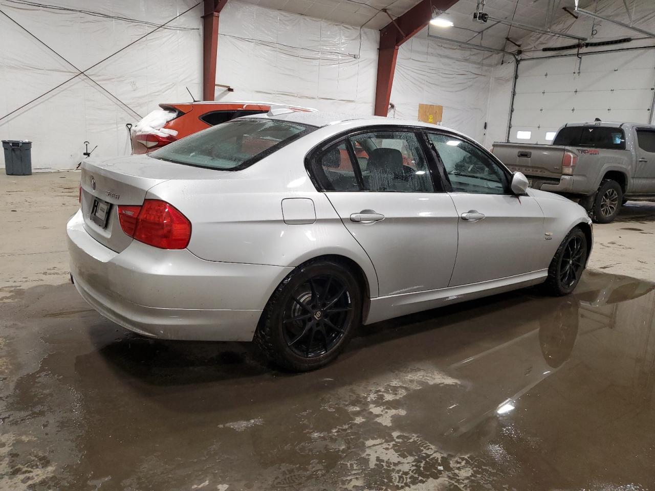 2011 BMW 3er VIN WBAPK5C58BA657751 Copart auction photo, front end damage thumbnail 3