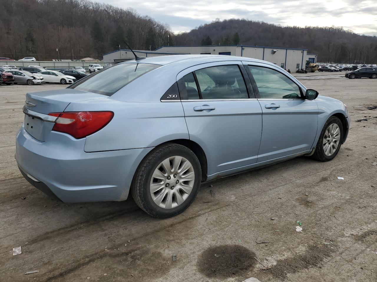 2013 Chrysler 200 VIN 1C3CCBAG0DN736266 Copart auction photo, front end / side damage thumbnail 3