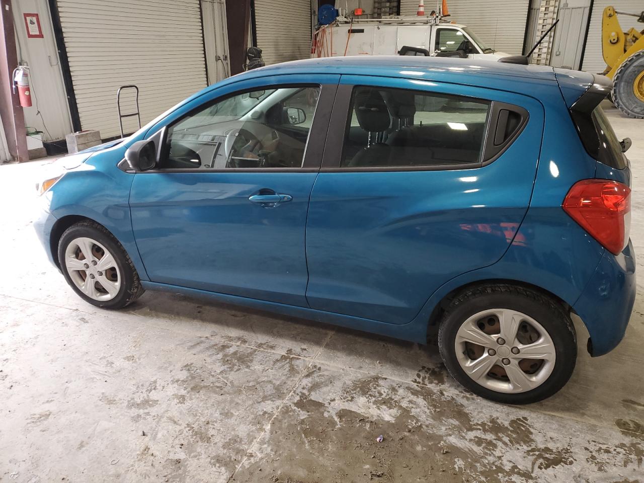 2020 Chevrolet Spark VIN KL8CB6SA6LC413259 Copart auction photo, minor dent/scratches damage thumbnail 2