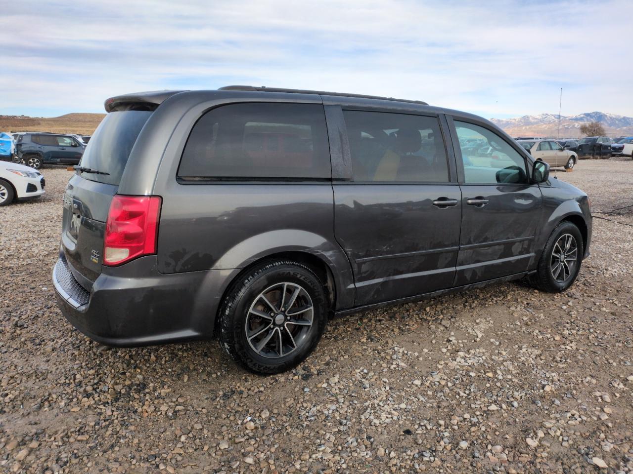 2016 Dodge Caravan VIN 2C4RDGEG1GR319451 Copart auction photo, minor dent/scratches damage thumbnail 3