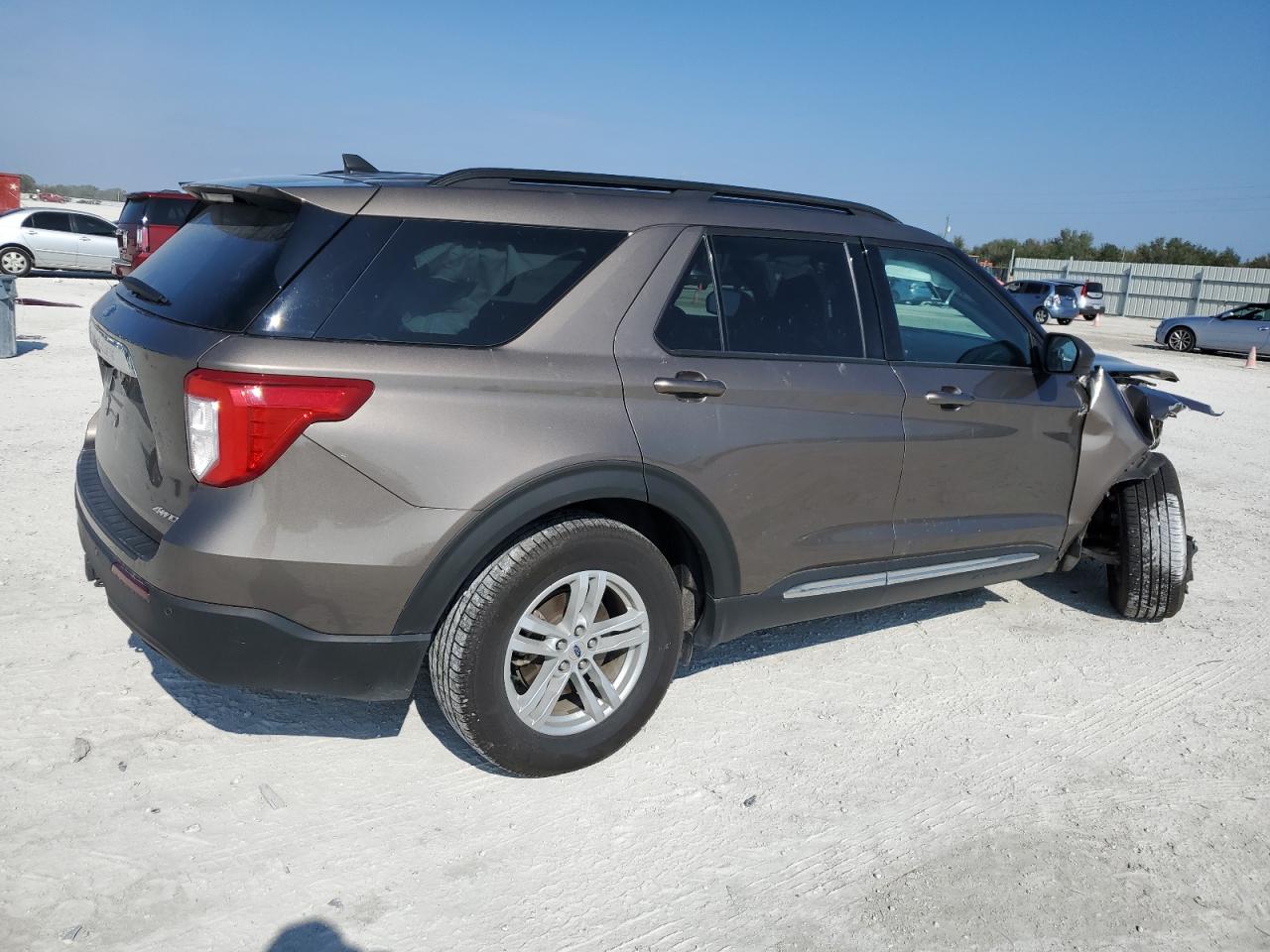 2021 Ford Explorer VIN 1FMSK8DH4MGB58660 Copart auction photo, front end / undercarriage damage thumbnail 3