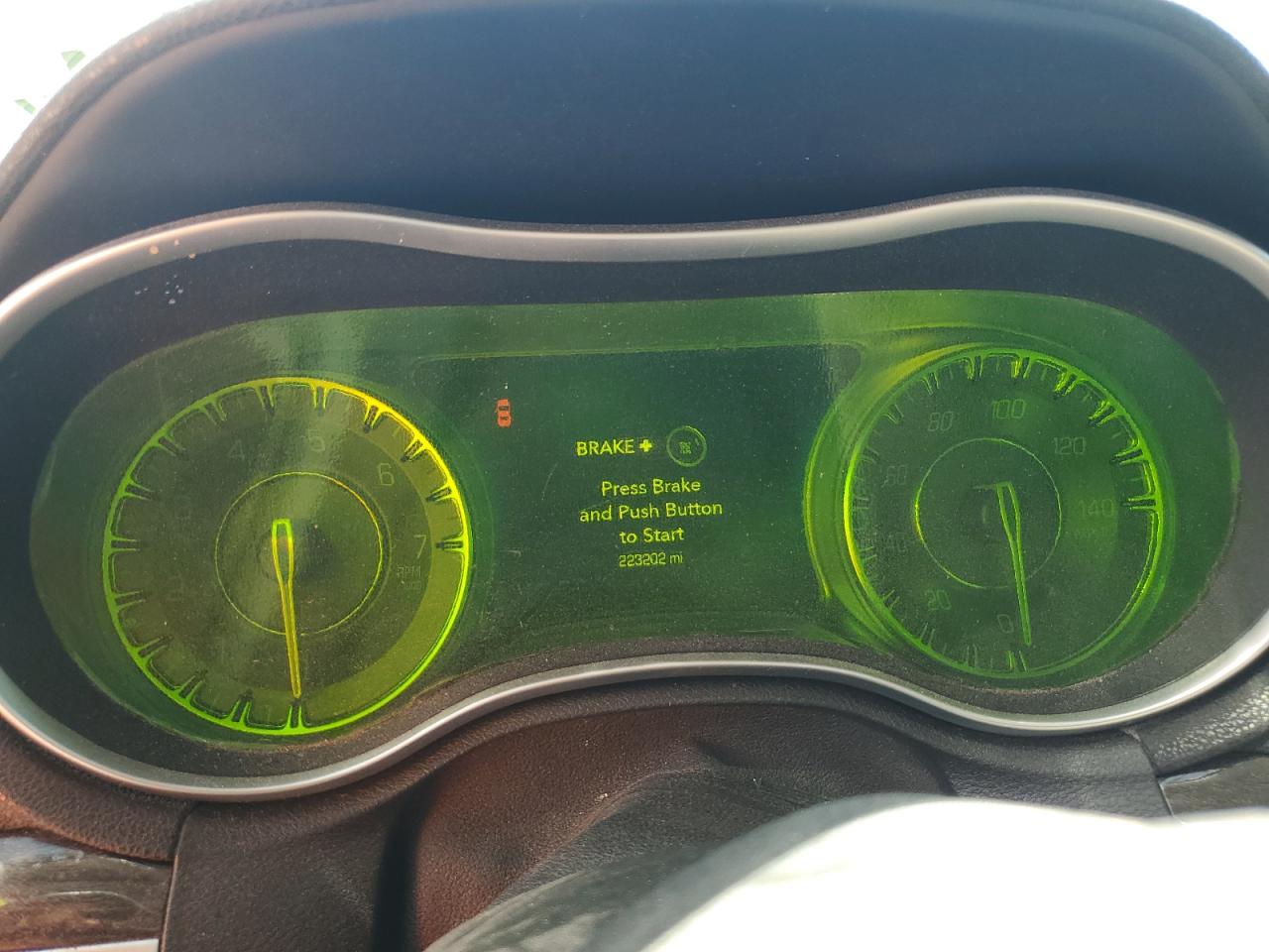 2015 Chrysler 300 VIN 2C3CCAAG1FH807447 Copart auction photo, all over damage thumbnail 9