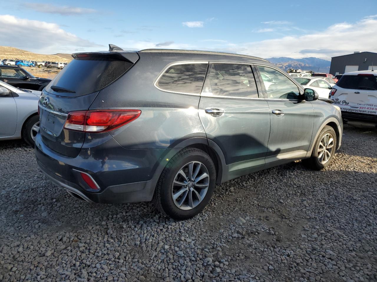 2017 Hyundai Santa Fe VIN KM8SM4HF9HU191835 Copart auction photo, front end damage thumbnail 4