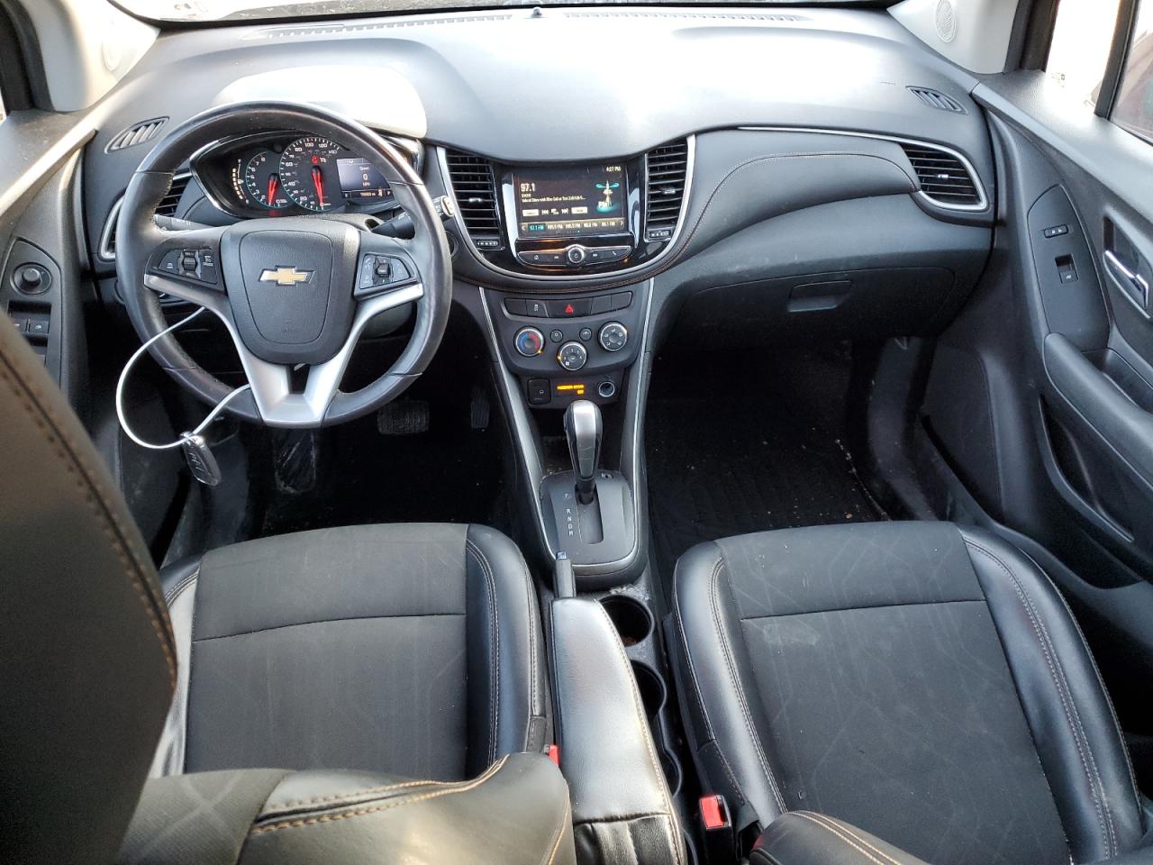 2017 Chevrolet Trax VIN 3GNCJPSB0HL273608 Copart auction photo, front end / minor dent/scratches damage thumbnail 8