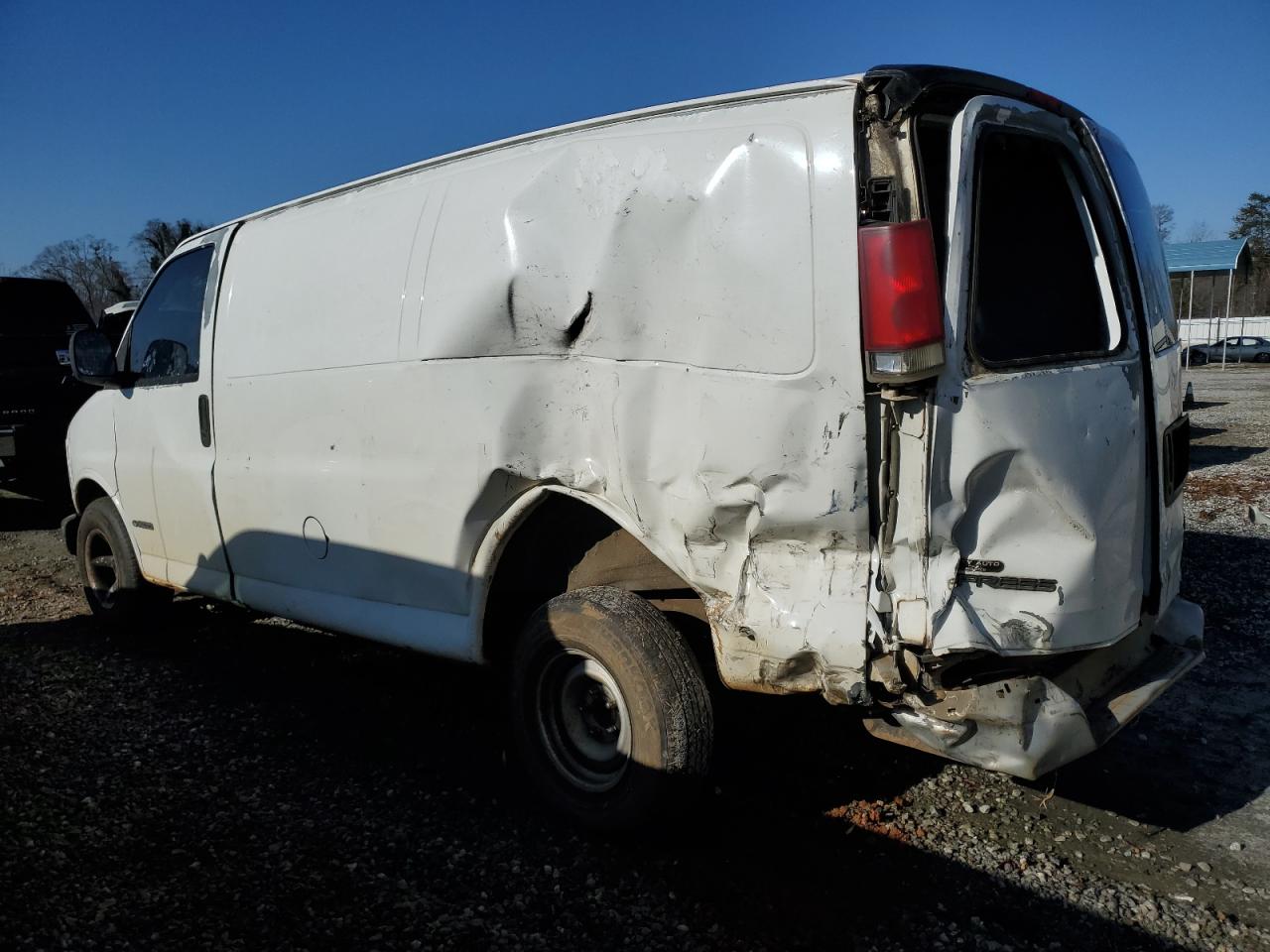 2000 Chevrolet Express VIN 1GCFG15M9Y1108212 Copart auction photo, rear end / side damage thumbnail 2