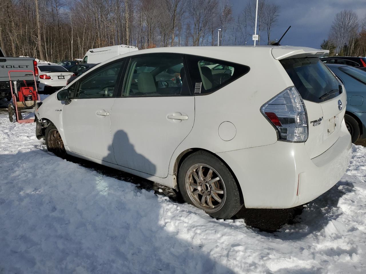 2013 Toyota Prius VIN JTDZN3EU3D3225331 Copart auction photo, front end / minor dent/scratches damage thumbnail 2