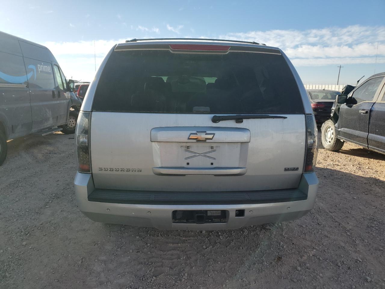 2010 Chevrolet Suburban VIN 1GNUKJE37AR119866 Copart auction photo, front end damage thumbnail 6