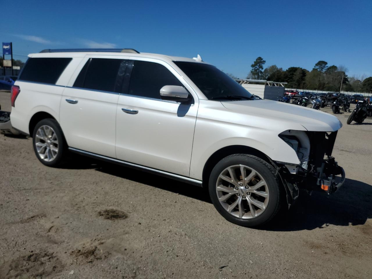 2018 Ford Expedition VIN 1FMJK1KT9JEA37706 Copart auction photo, front end damage thumbnail 4