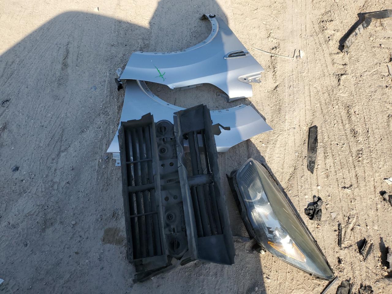 2018 Ford Escape VIN 1FMCU0F79JUA91071 Copart auction photo, front end / minor dent/scratches damage thumbnail 13