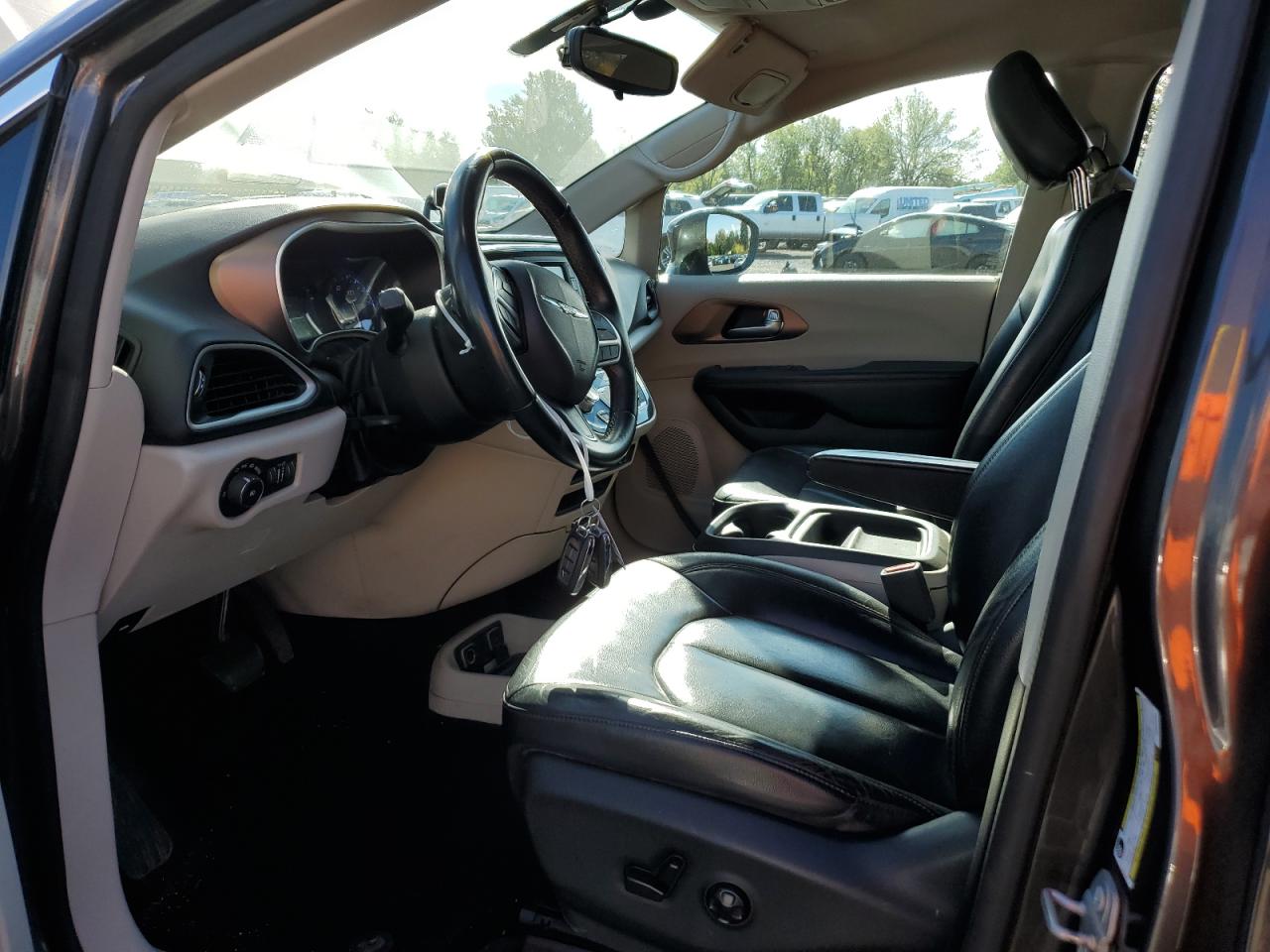 2017 Chrysler Pacifica VIN 2C4RC1BG3HR692044 Copart auction photo, rear end / side damage thumbnail 7