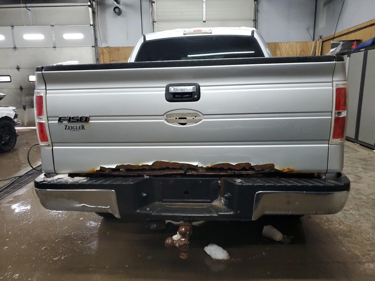2009 Ford F-150 VIN 1FTPW14V49FB38420 Copart auction photo, side / minor dent/scratches damage thumbnail 6