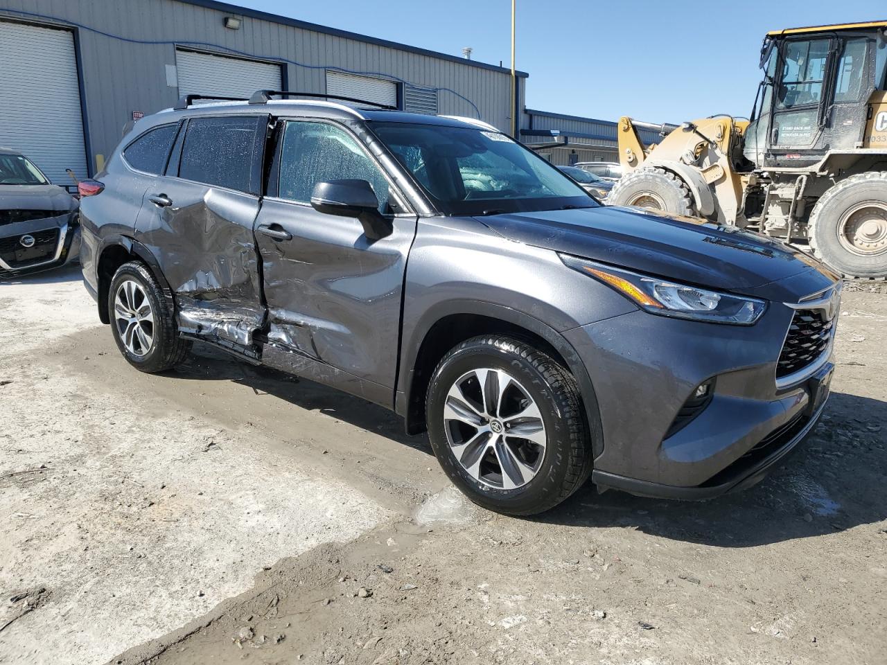 2020 Toyota Highlander VIN 5TDGZRBH1LS051035 Copart auction photo, side / minor dent/scratches damage thumbnail 4