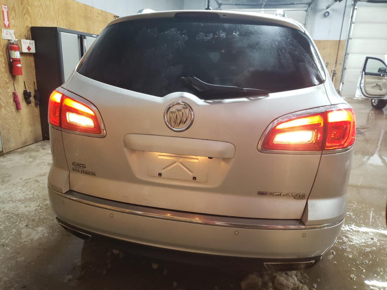 2015 Buick Enclave VIN 5GAKVBKD5FJ164144 Copart auction photo, front end / minor dent/scratches damage thumbnail 6
