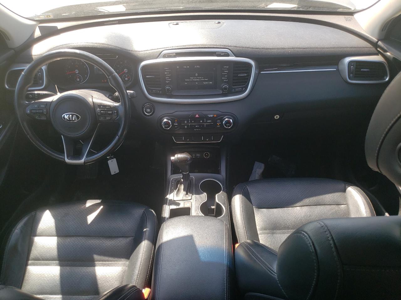 2017 KIA Sorento VIN 5XYPGDA3XHG277867 Copart auction photo, front end damage thumbnail 8