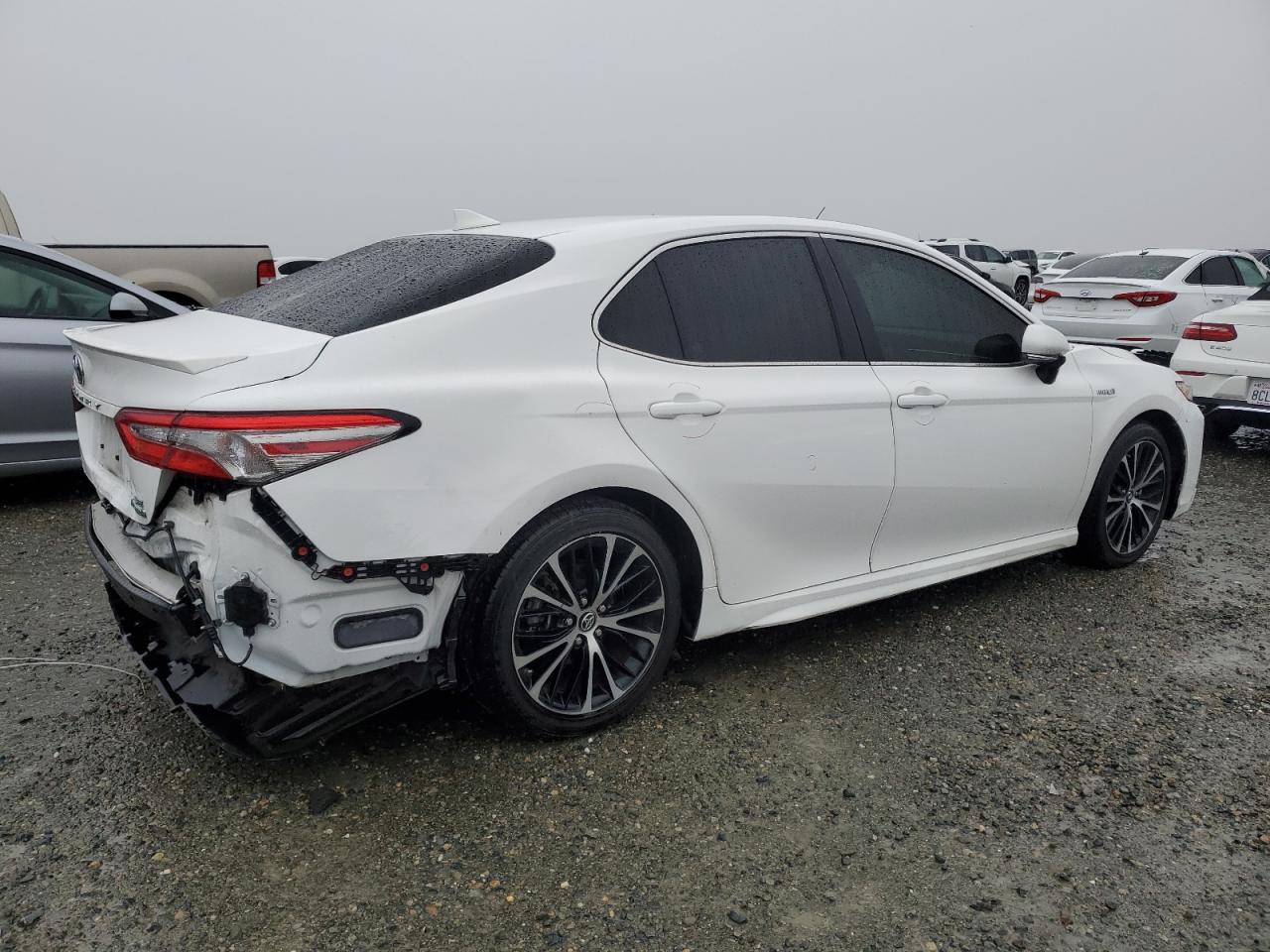 2018 Toyota Camry VIN 4T1B21HK1JU509471 Copart auction photo, front end / rear end damage thumbnail 3