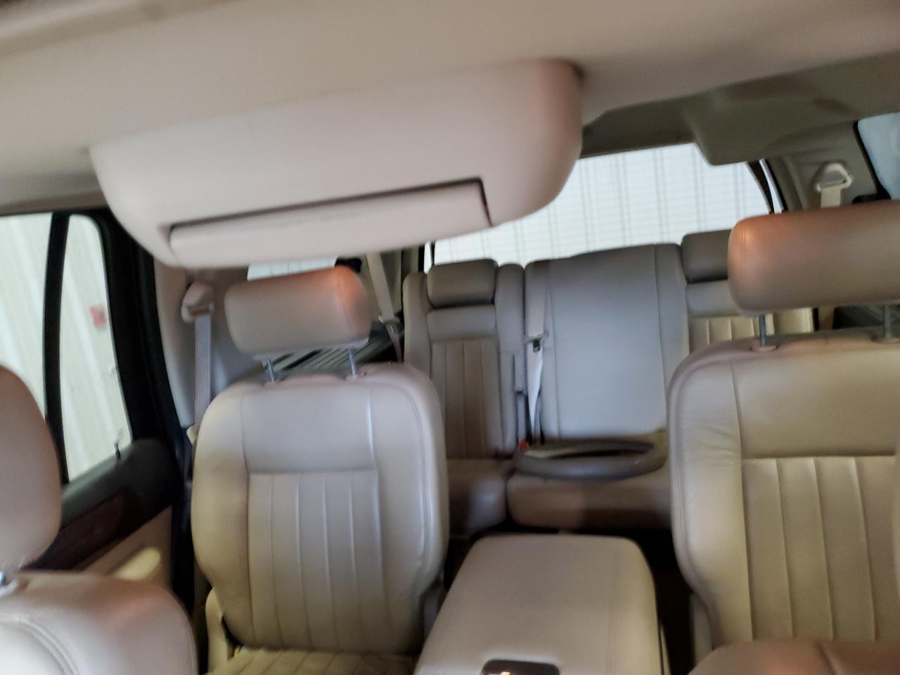 2006 Lincoln Navigator VIN 5LMFU28596LJ25377 Copart auction photo, undercarriage damage thumbnail 10