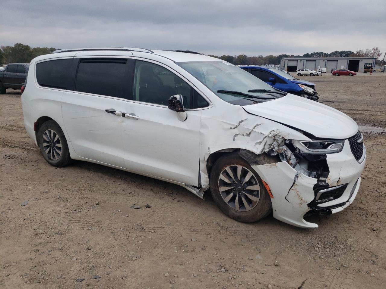 2021 Chrysler Pacifica VIN 2C4RC1BG9MR531238 Copart auction photo, front end / side damage thumbnail 4