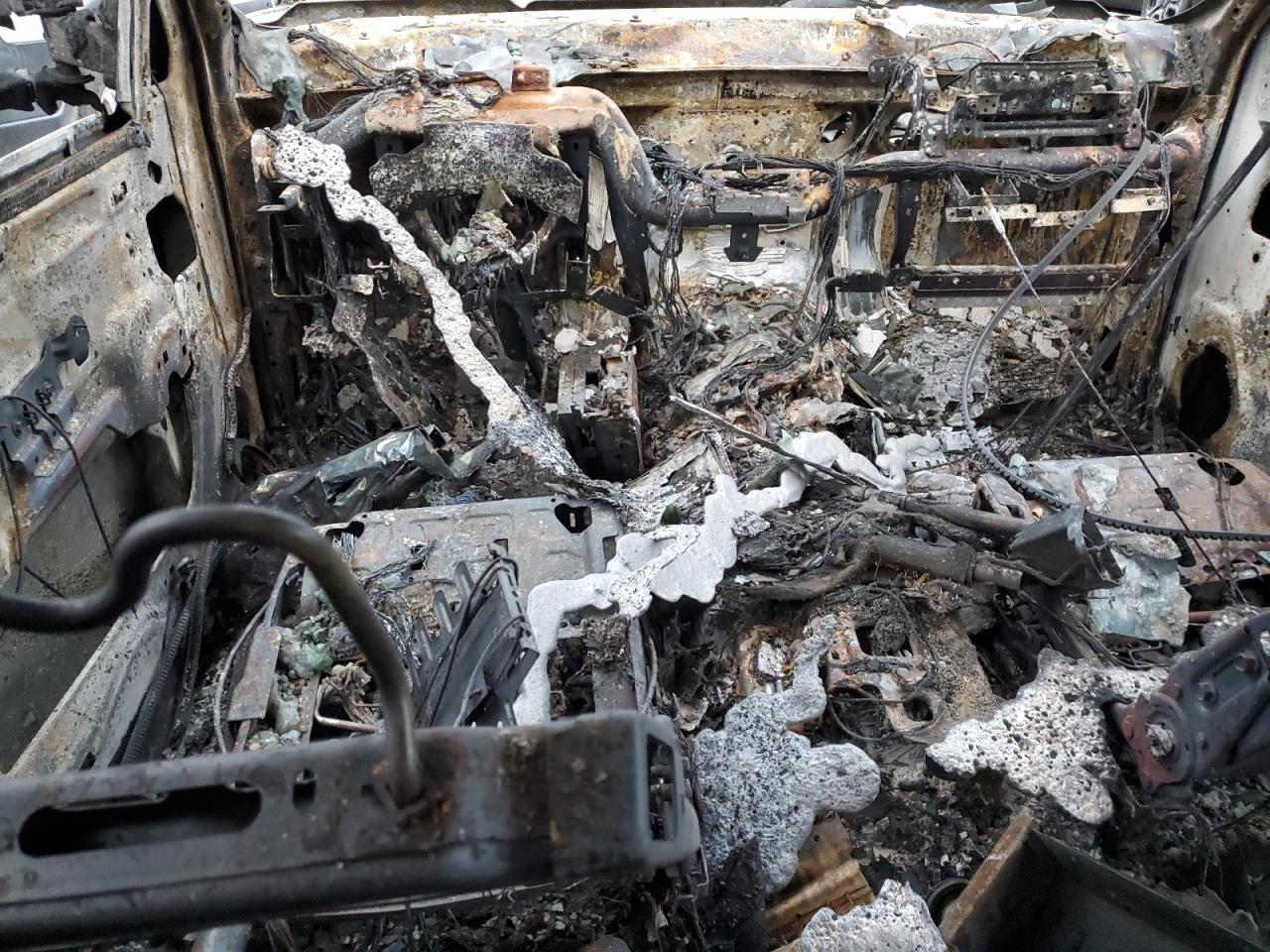 2013 Chevrolet Silverado VIN 1GC4K1C85DF134332 Copart auction photo, burn damage thumbnail 8