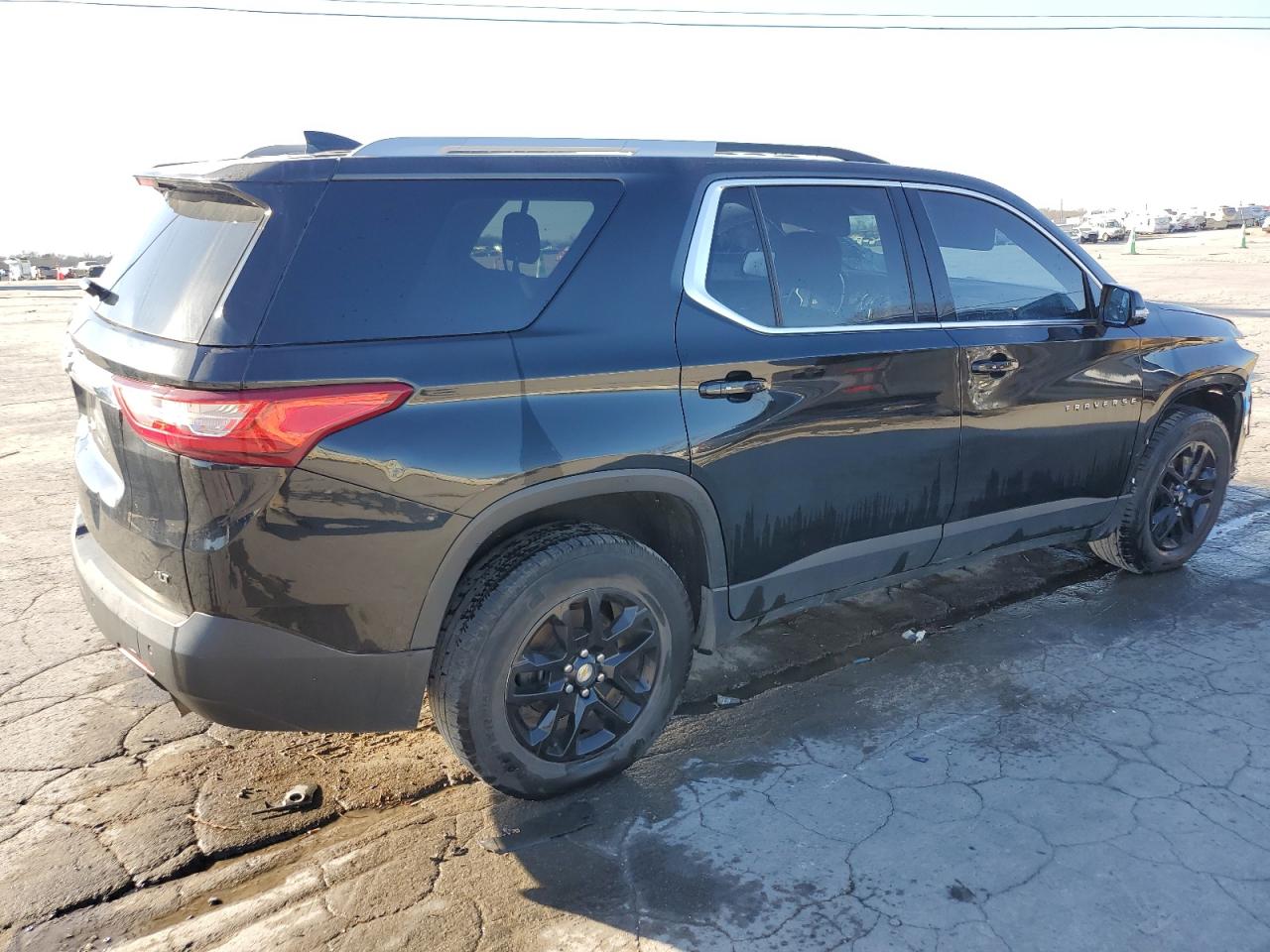 2018 Chevrolet Traverse VIN 1GNERGKW1JJ164883 Copart auction photo, front end damage thumbnail 3