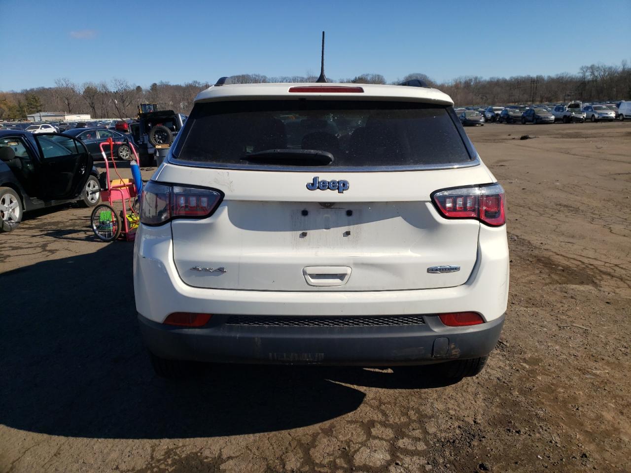 2018 Jeep Compass VIN 3C4NJDBB9JT398354 Copart auction photo, front end damage thumbnail 6