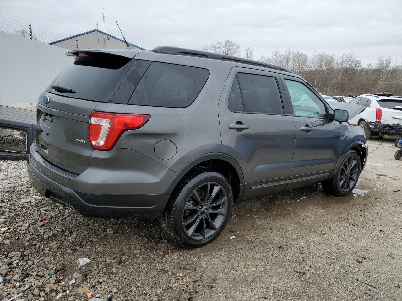 2018 Ford Explorer VIN 1FM5K8D85JGB41259 Copart auction photo, front end damage thumbnail 3