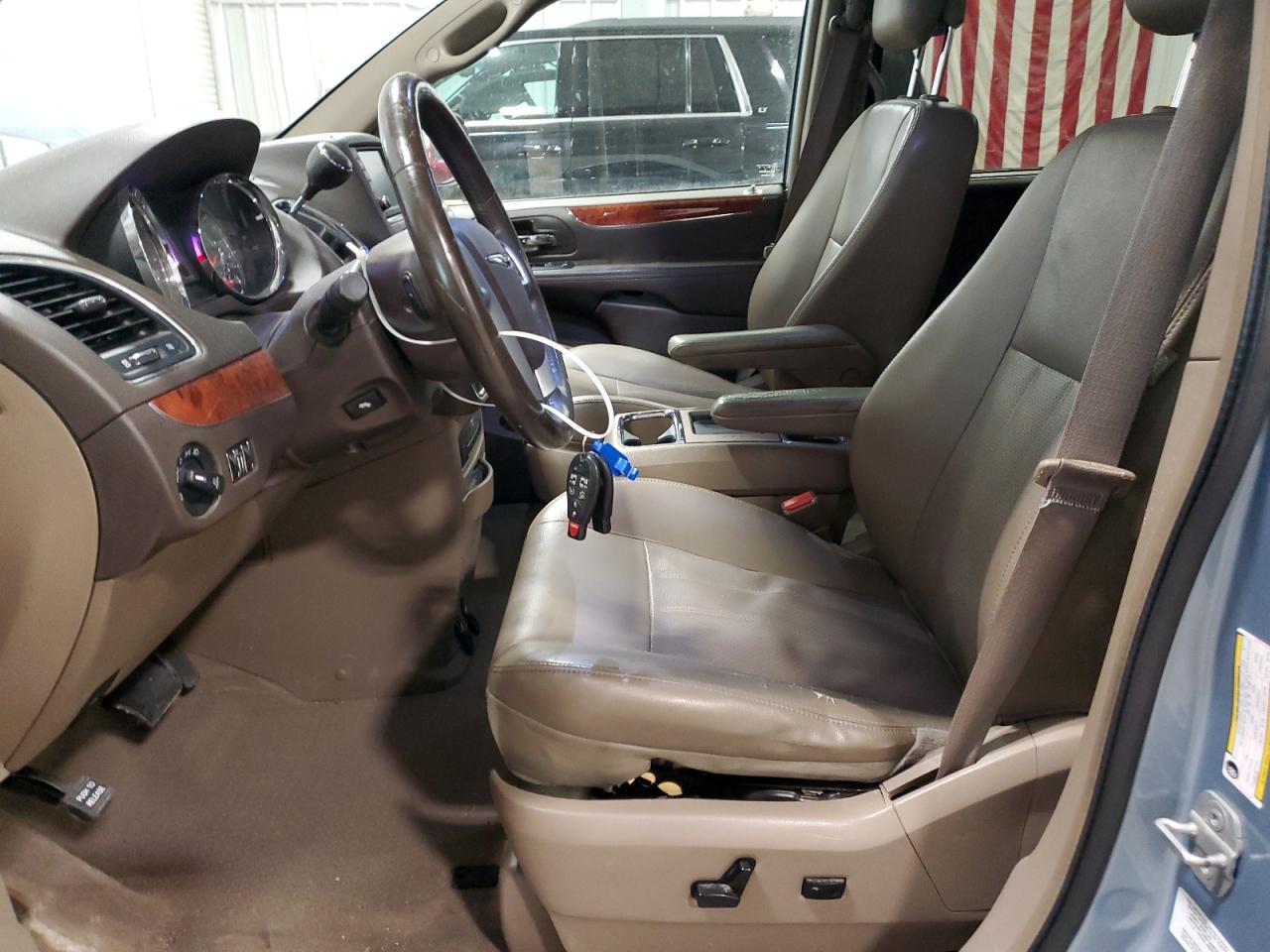 2013 Chrysler Town & Country VIN 2C4RC1CG8DR709011 Copart auction photo, rear end / minor dent/scratches damage thumbnail 7