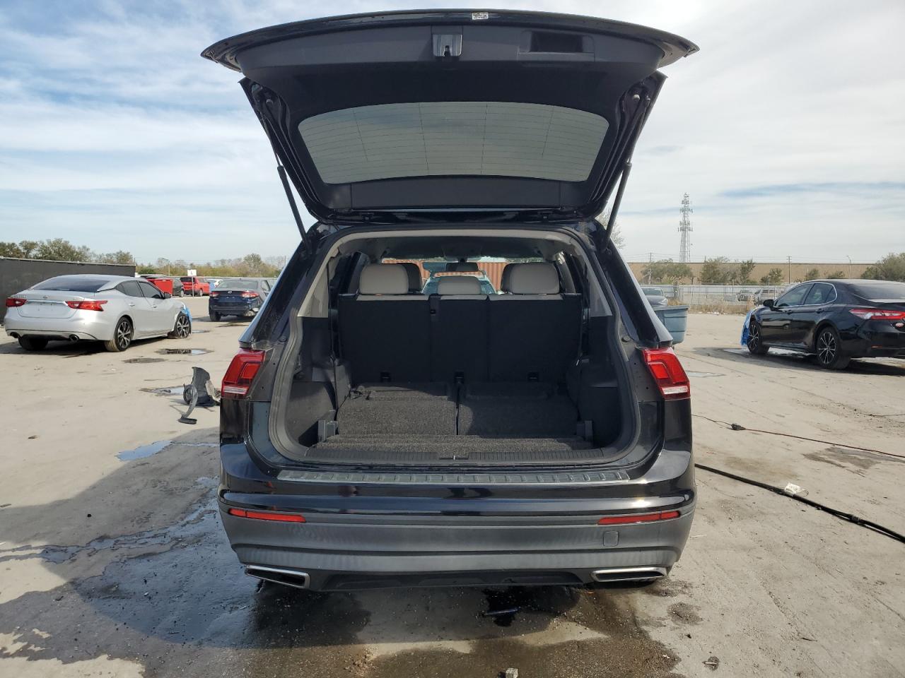 2019 Volkswagen Tiguan VIN 3VV3B7AXXKM158035 Copart auction photo, front end / side damage thumbnail 6