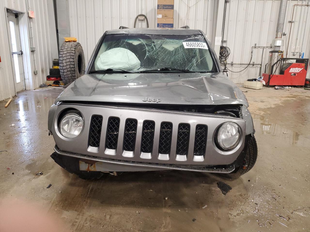 2012 Jeep Liberty (Patriot) VIN 1C4NJRFB9CD570348 Copart auction photo, all over / undercarriage damage thumbnail 5