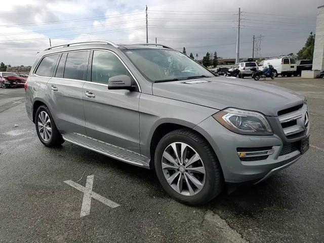 2015 Mercedes-Benz GL-klasse VIN 4JGDF6EE2FA531495 Copart auction photo, front end damage thumbnail 12