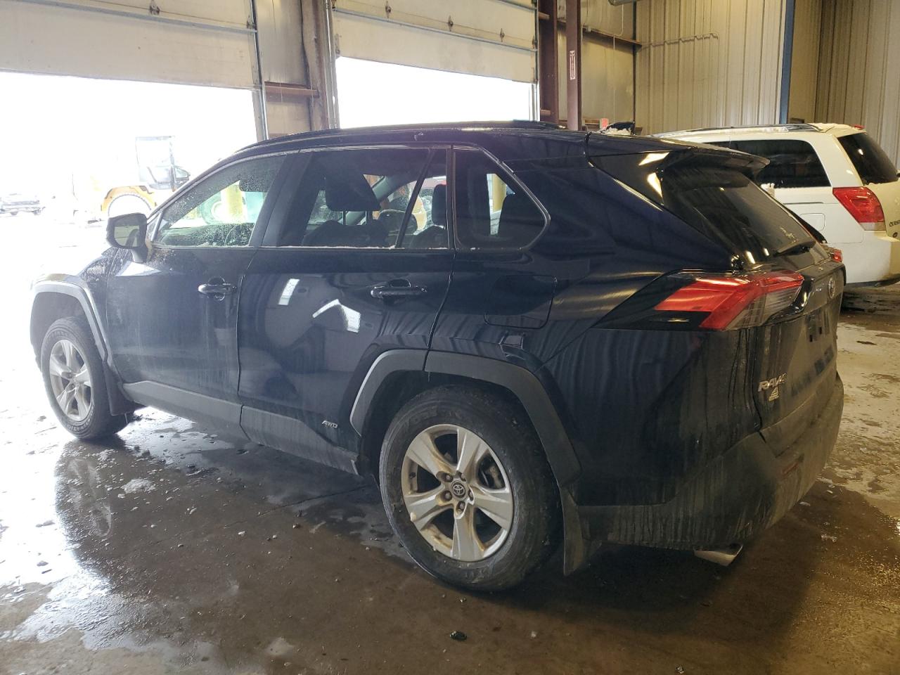 2021 Toyota RAV 4 VIN JTMR6RFV8MD511662 Copart auction photo, rear end / undercarriage damage thumbnail 2