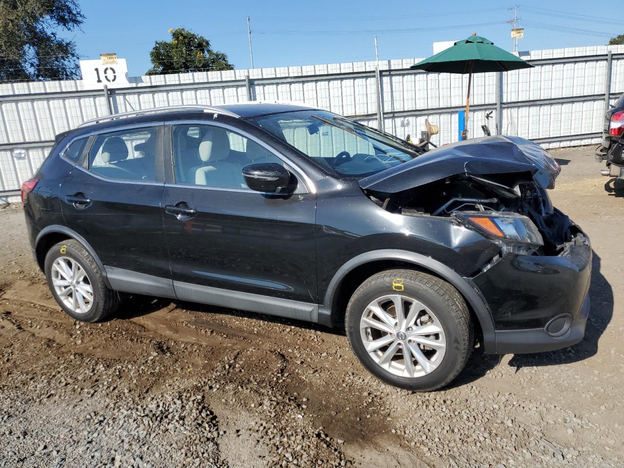 2017 Nissan Rogue VIN JN1BJ1CP7HW011822 Copart auction photo, all over damage thumbnail 4