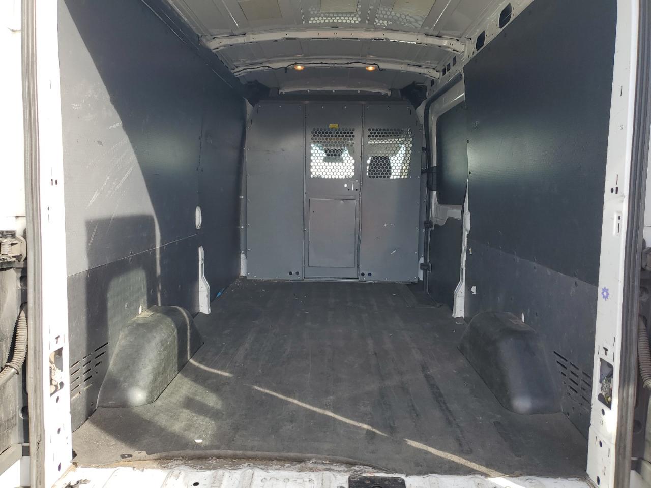 2015 Ford Transit VIN 1FTNR2CM8FKA25876 Copart auction photo, minor dent/scratches damage thumbnail 10