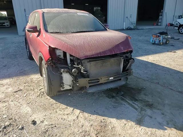 2020 KIA Sorento VIN 5XYPG4A30LG688719 Copart auction photo, front end / minor dent/scratches damage thumbnail 12