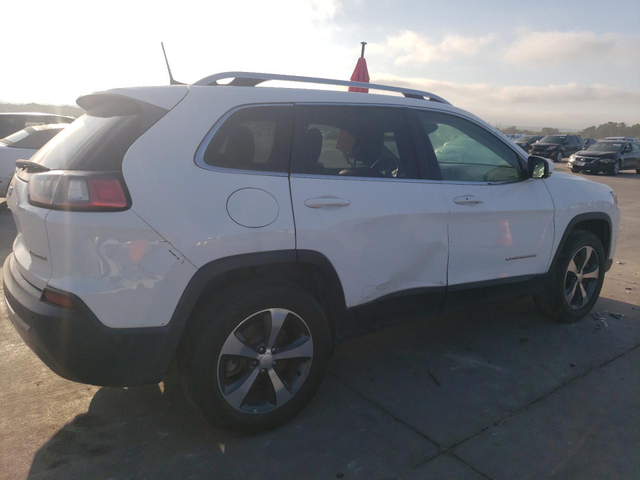 2019 Jeep Grand Cherokee VIN 1C4PJMDN8KD180610 Copart auction photo, undercarriage / side damage thumbnail 3