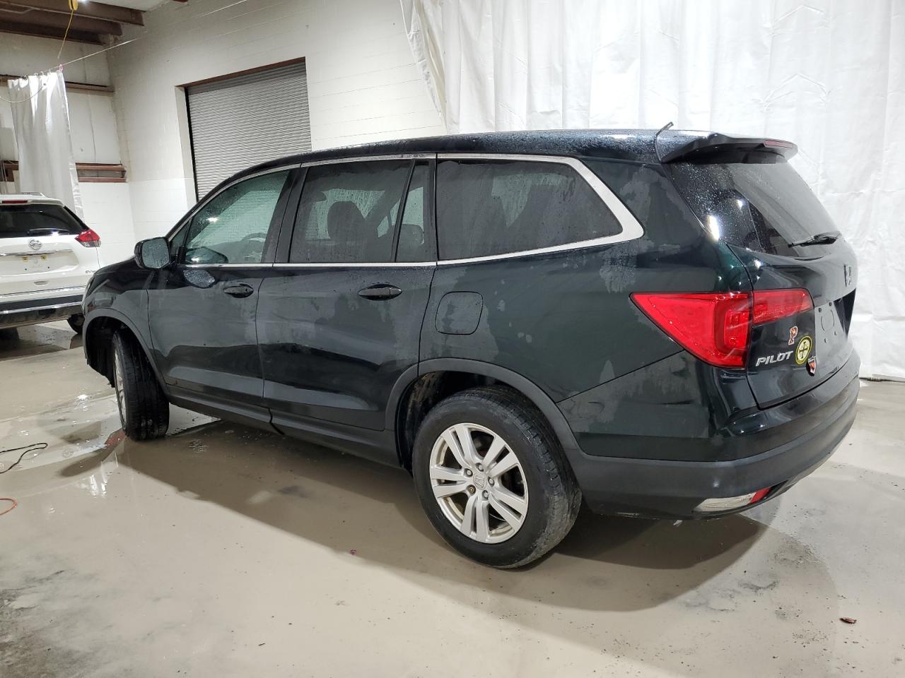 2017 Honda Pilot VIN 5FNYF6H1XHB078154 Copart auction photo, front end damage thumbnail 2