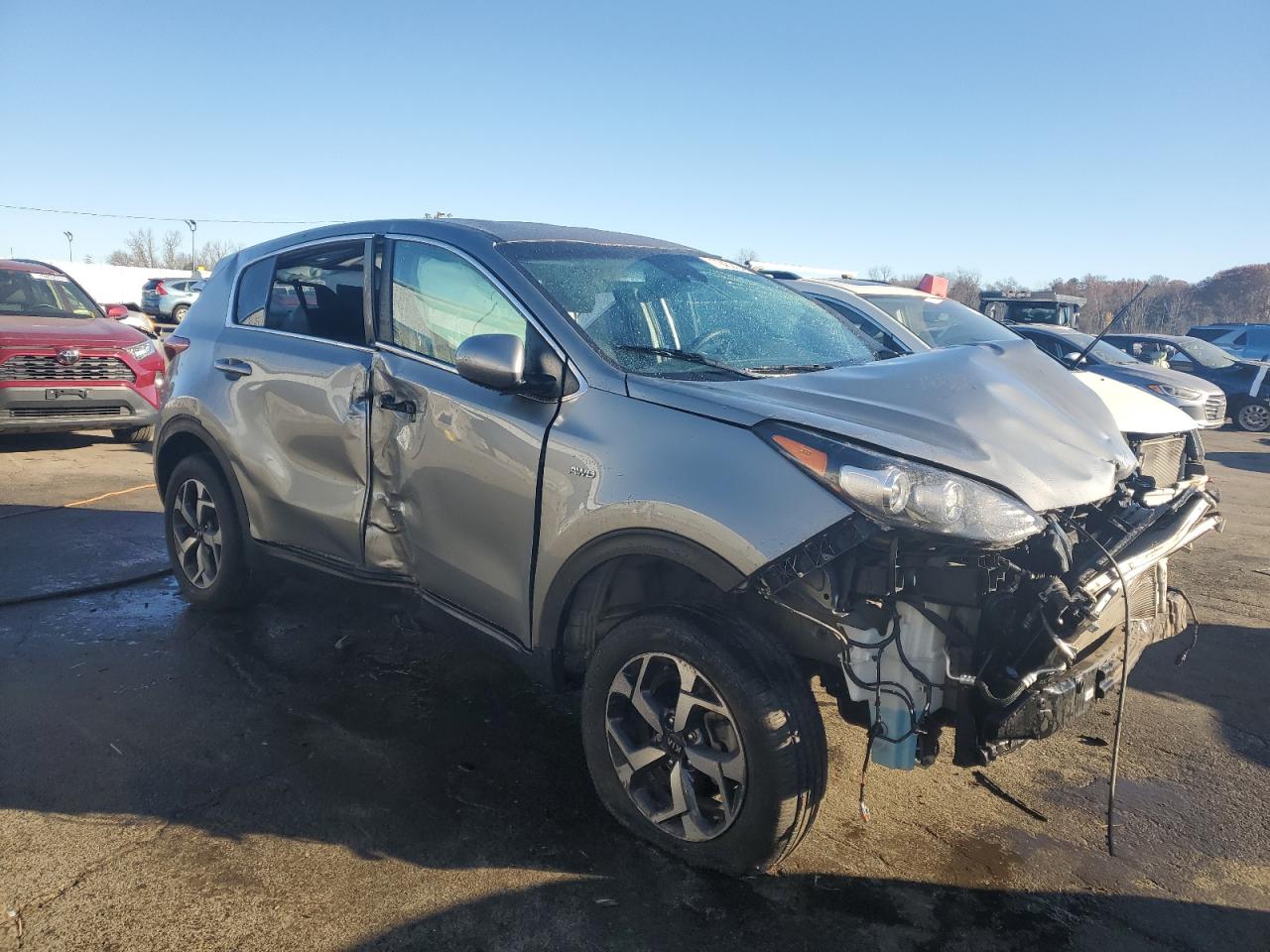 2021 KIA Sportage VIN KNDPMCACXM7903556 Copart auction photo, front end / side damage thumbnail 4