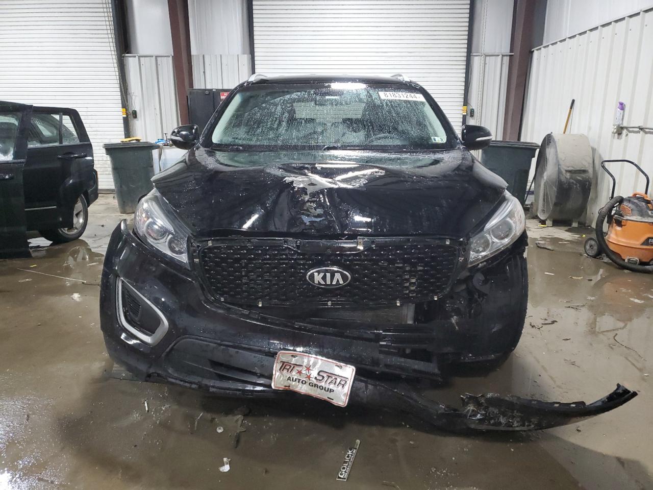 2018 KIA Sorento VIN 5XYPGDA30JG371813 Copart auction photo, front end damage thumbnail 5