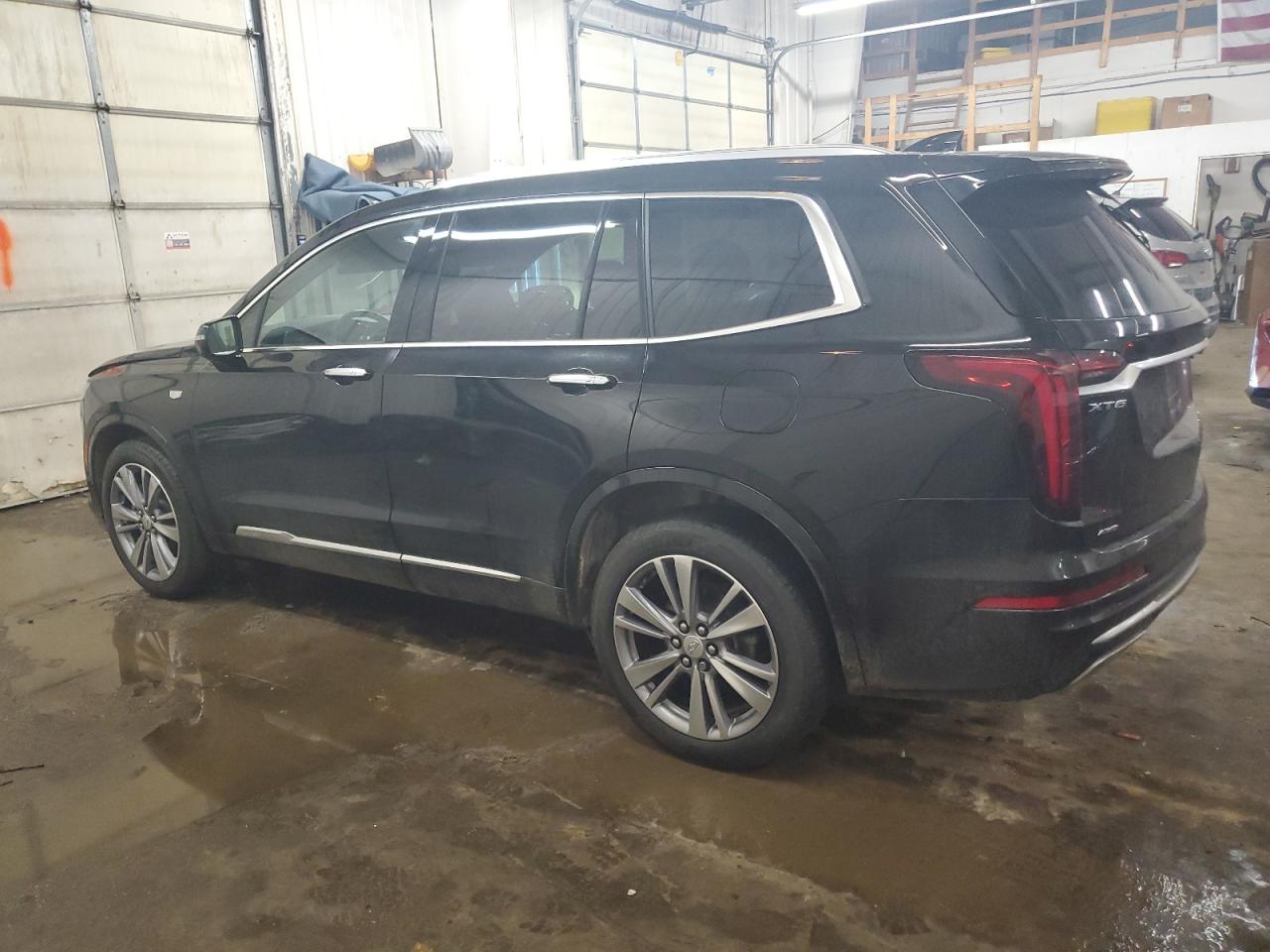 2020 Cadillac XT6 VIN 1GYKPDRS8LZ136029 Copart auction photo, front end damage thumbnail 2