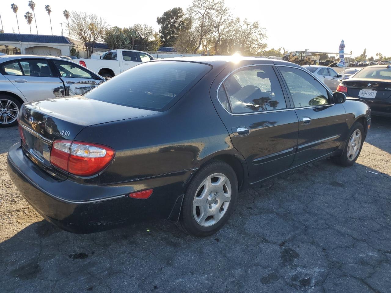 2001 Infiniti I VIN JNKCA31A81T001057 Copart auction photo, front end / rear end damage thumbnail 3