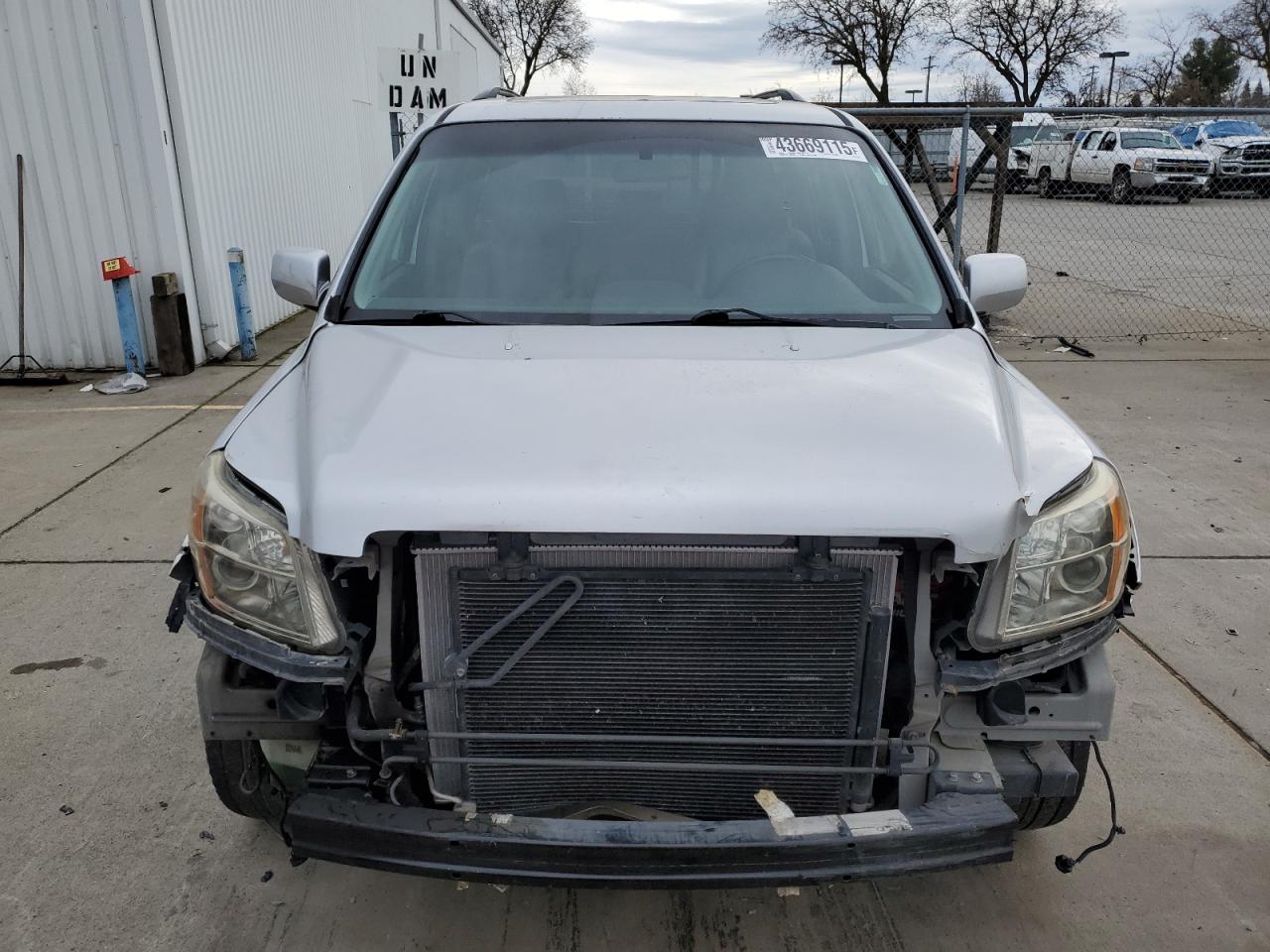 2006 Honda Pilot VIN 5FNYF28796B007585 Copart auction photo, front end / side damage thumbnail 5