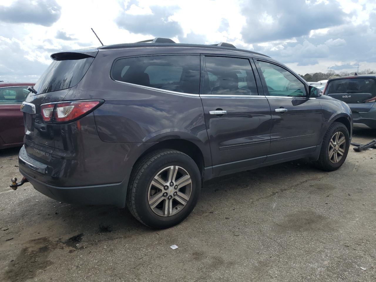 2015 Chevrolet Traverse VIN 1GNKRGKDXFJ293455 Copart auction photo, side / front end damage thumbnail 3