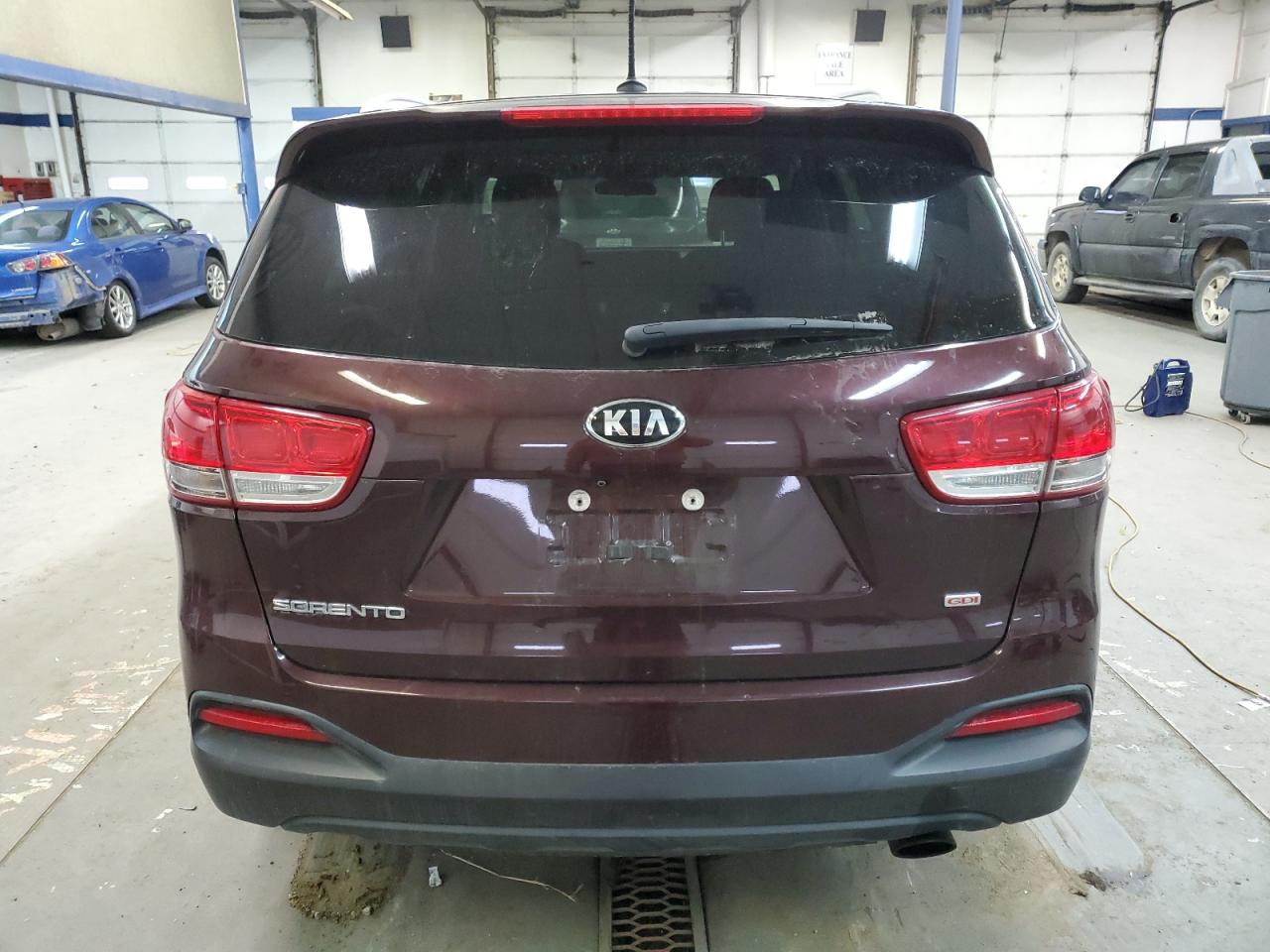 2017 KIA Sorento VIN 5XYPG4A34HG285012 Copart auction photo, front end / side damage thumbnail 6
