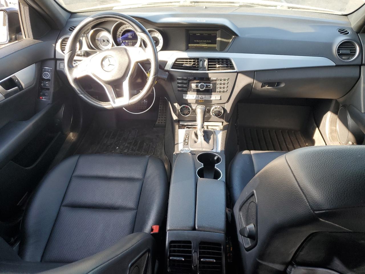 2013 Mercedes-Benz C-klasse VIN WDDGF4HB2DA776520 Copart auction photo, minor dent/scratches damage thumbnail 8