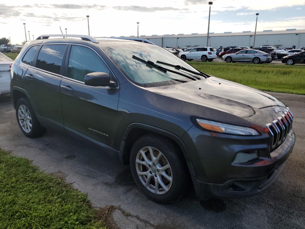 2014 Jeep Grand Cherokee VIN 1C4PJLCBXEW295350 Copart auction photo, water/flood damage thumbnail 4