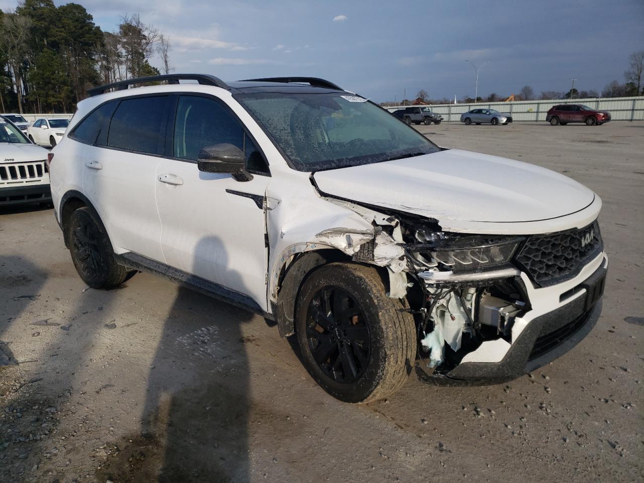 2022 KIA Sorento VIN 5XYRLDLC4NG083588 Copart auction photo, front end / side damage thumbnail 4