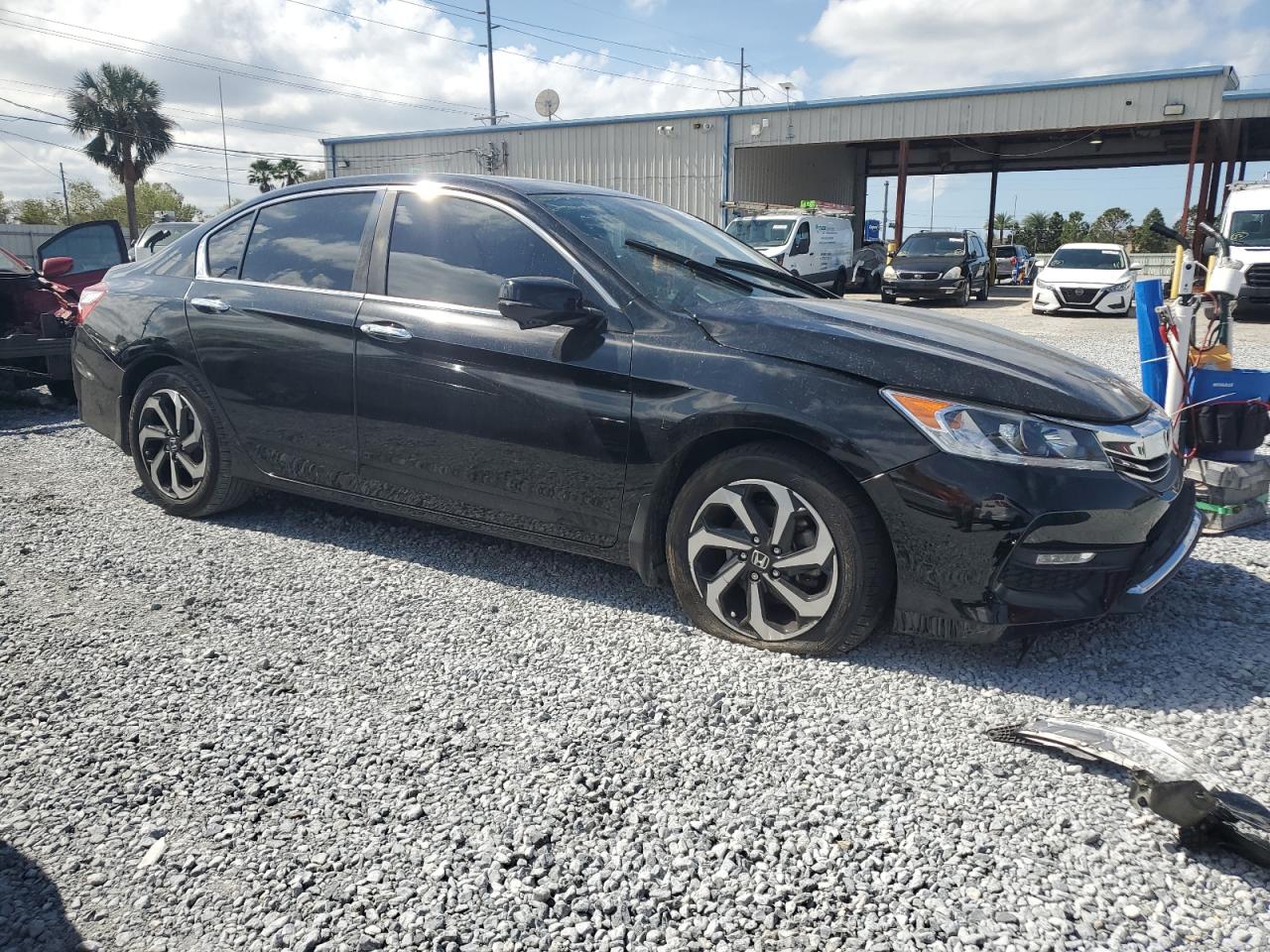 2017 Honda Accord VIN 1HGCR2F93HA002515 Copart auction photo, front end damage thumbnail 4