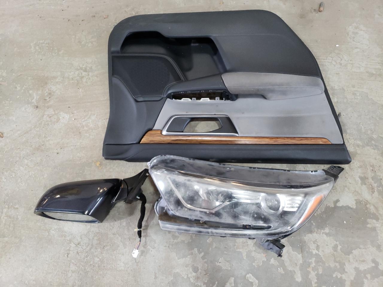 2017 Honda CR-V VIN 2HKRW2H59HH679119 Copart auction photo, all over damage thumbnail 13