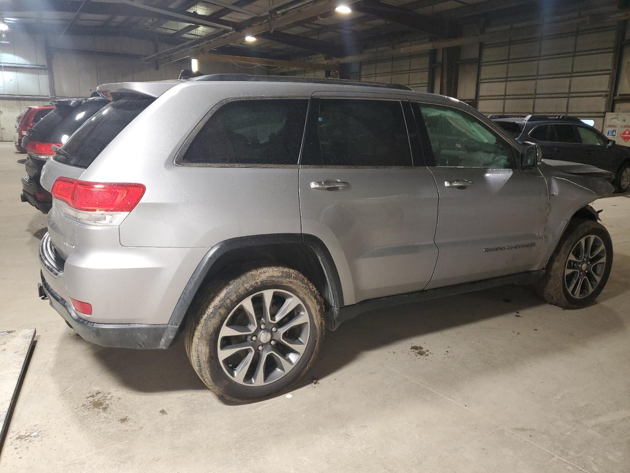 2018 Jeep Grand Cherokee VIN 1C4RJFBG0JC222359 Copart auction photo, front end / rear end damage thumbnail 3